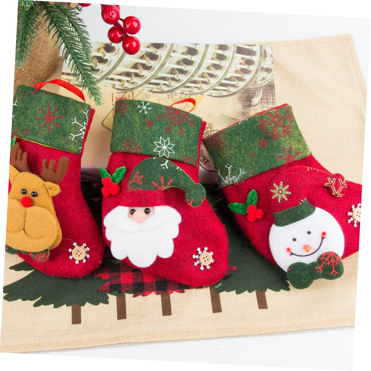 12stücke Weihnachtsstrumpf-tüten mit Anhänger Kleine Geschenktüten für Weihnachtssüßigkeiten Dekoration für Haus und Baum