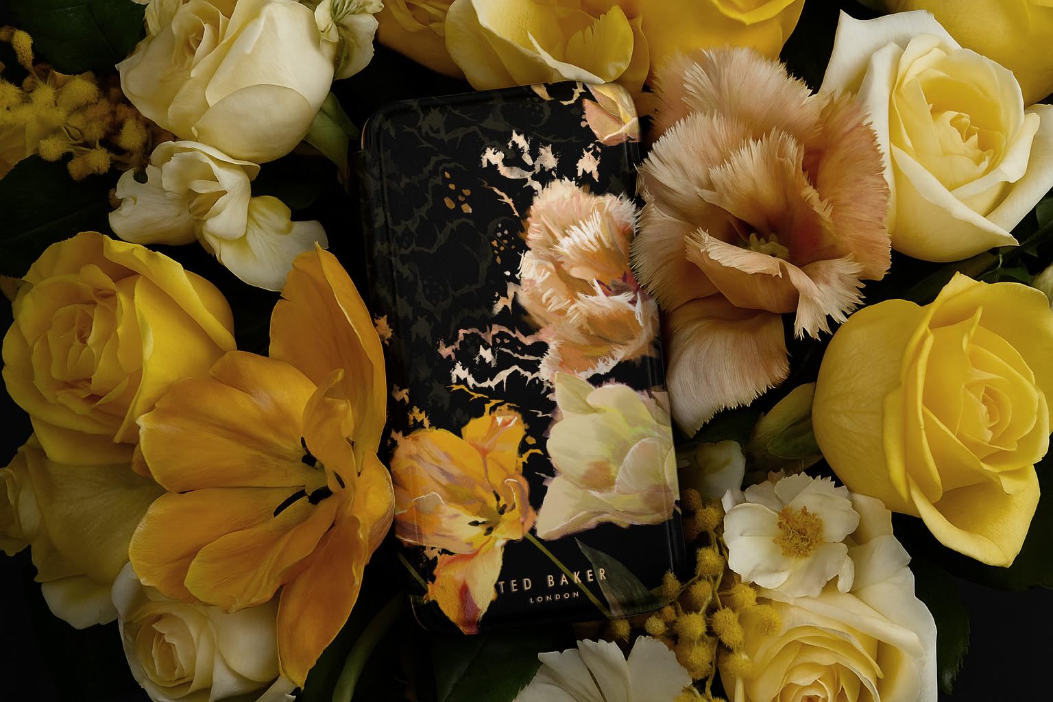 Ted Baker LIRIAM crème bloem plaatsing spiegel folio Ted Baker LIRIAM crème bloem plaatsing spiegel folio