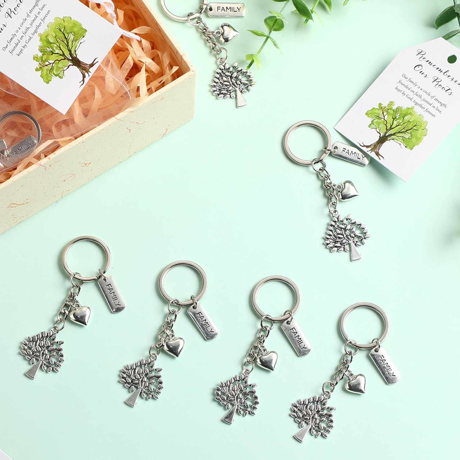 100 Sets Family Party Favors for Guests Tree Keychains Heart Tree Keychains with Cards Organza Bags Family Reunion Gift