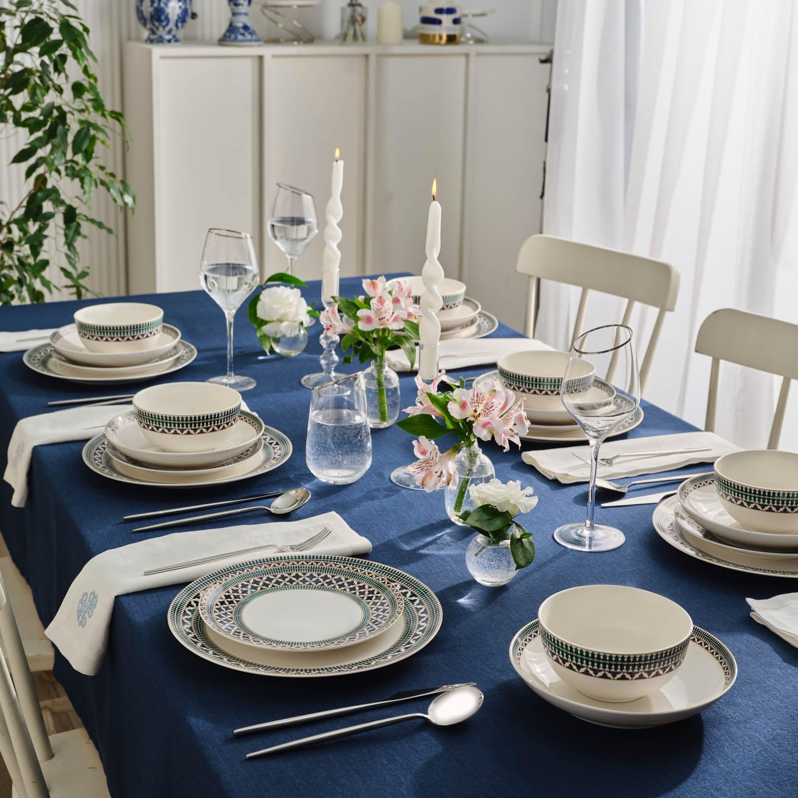 Karaca Cordoba - New Bone China Porzellan Geschirrset für 6 Personen Modern Teller Set 24-teilig mit Suppenteller, Dessertteller, Essteller und Servierteller Tafelservice