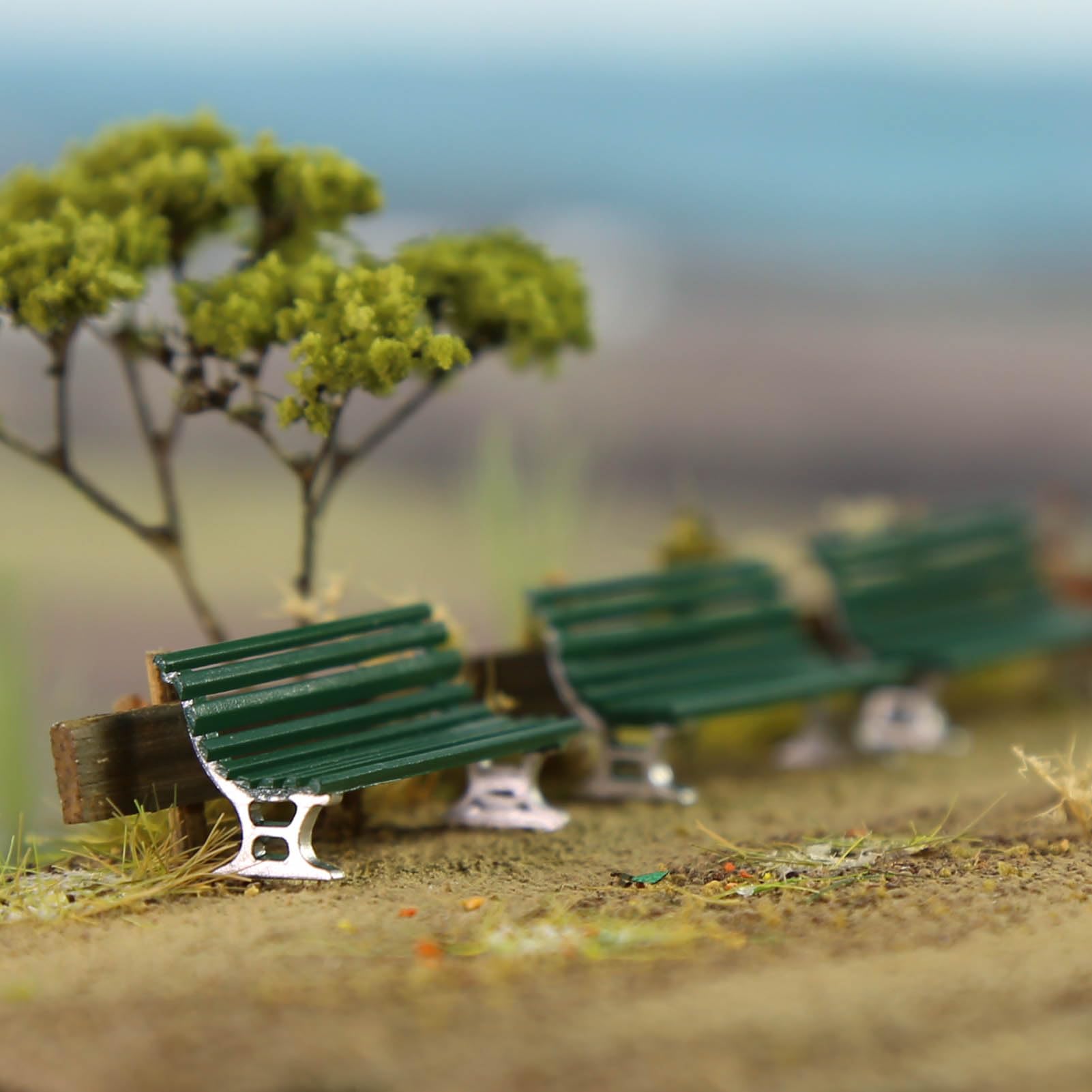 Evemodel 12 panchine modello in scala 1:87 per traccia H0 per il tempo libero sedia bonsai decorazione (A verde con argento)