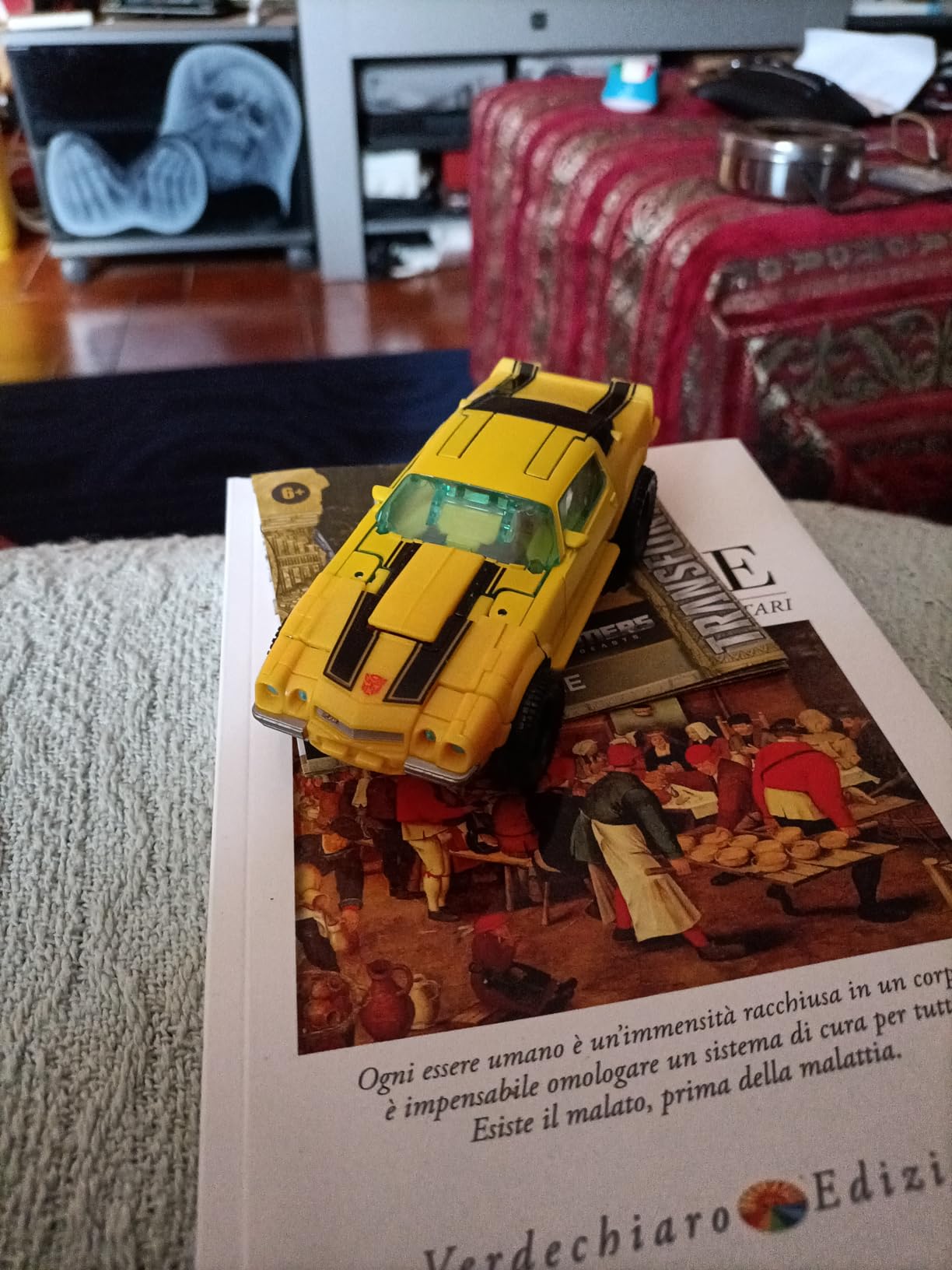 Transforers, Action Figure Convertibile Deluxe Class di Bublebee