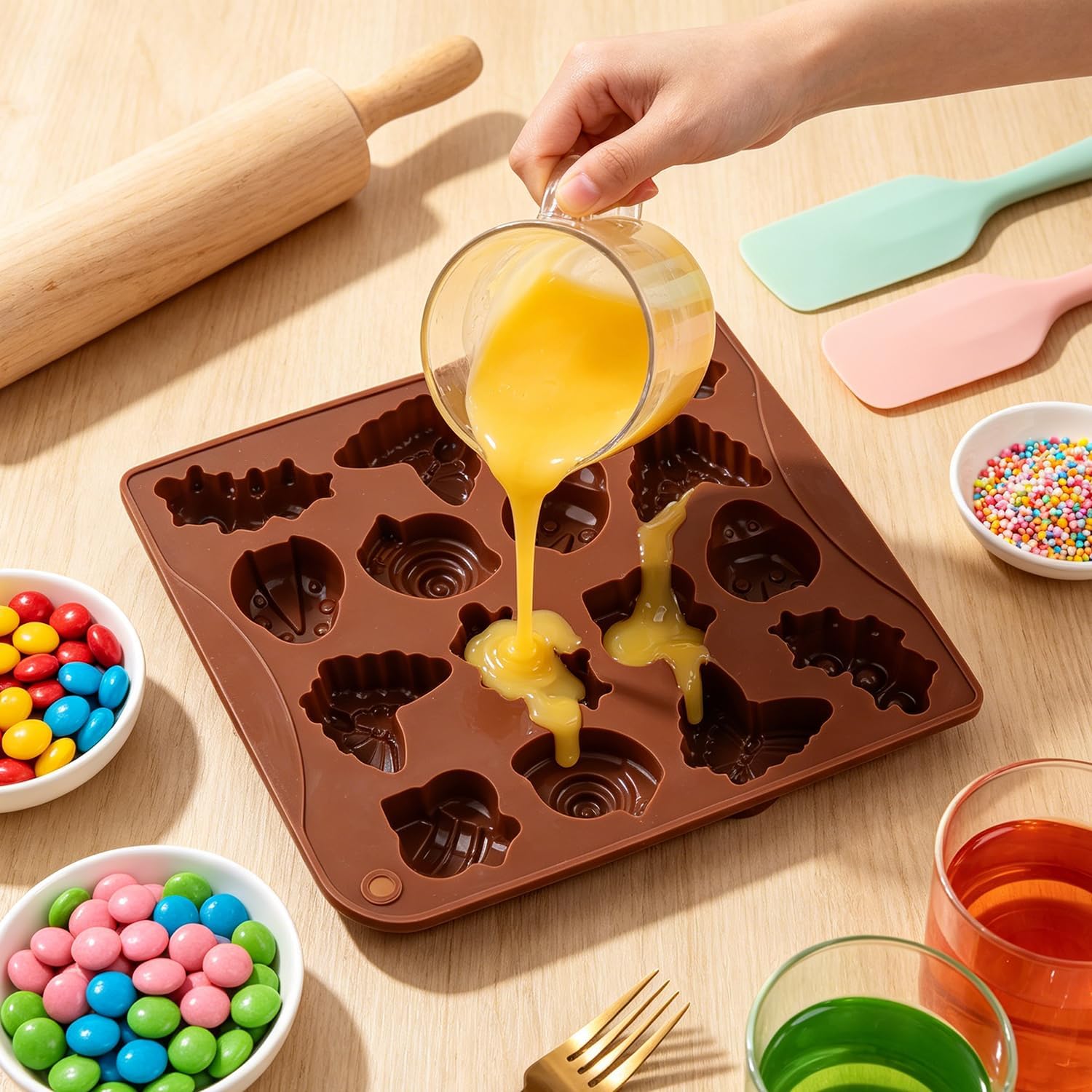 16 Cavity Insect Silicone Candy Molds Butterfly Snail Bee Caterpillar Mold For Candy Chocolate