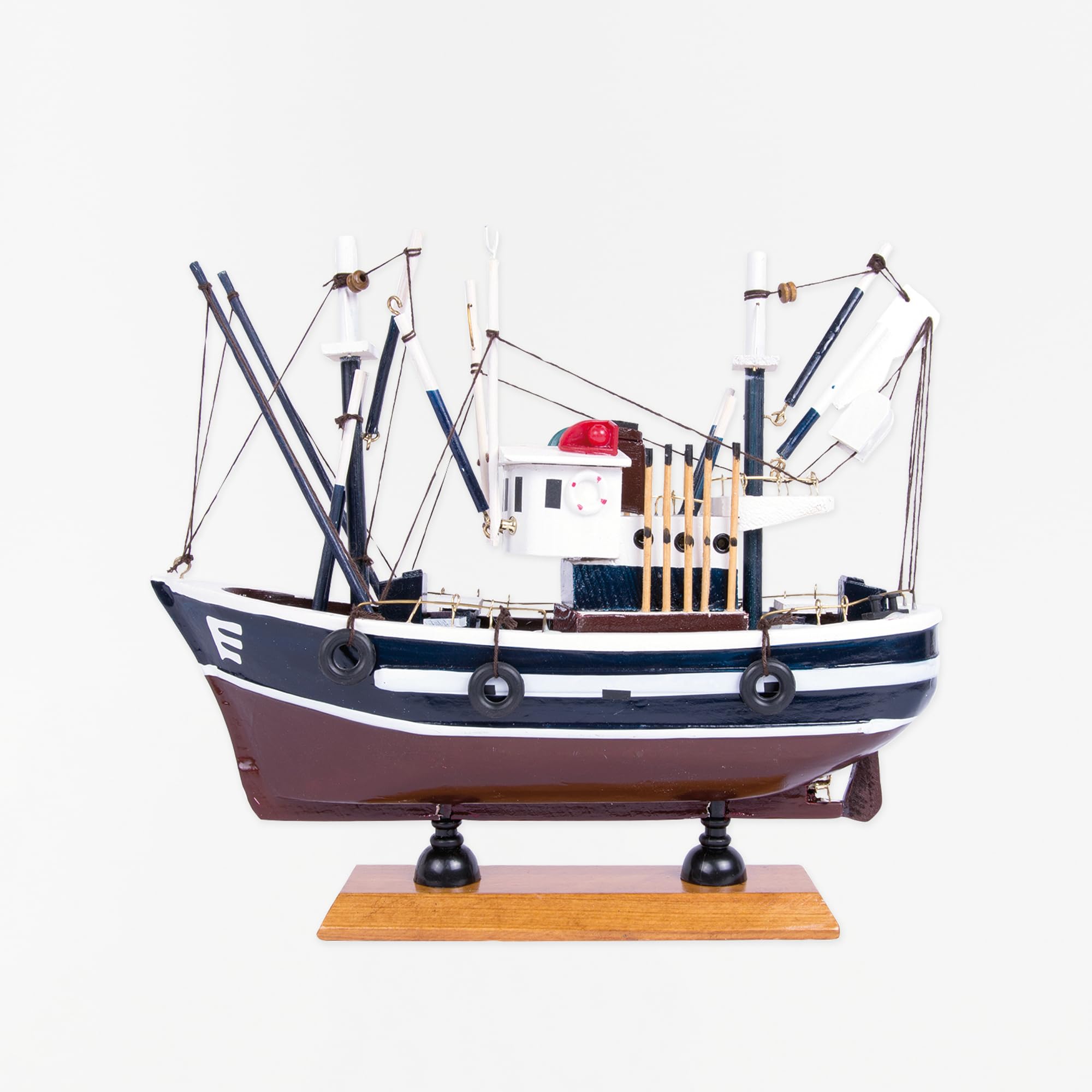 Maqueta Decorativa Barco Pesquero del Cantábrico, reproducción Barco de Pesca 24 cm de Largo, 22 cm de Alto, Temática Náutica