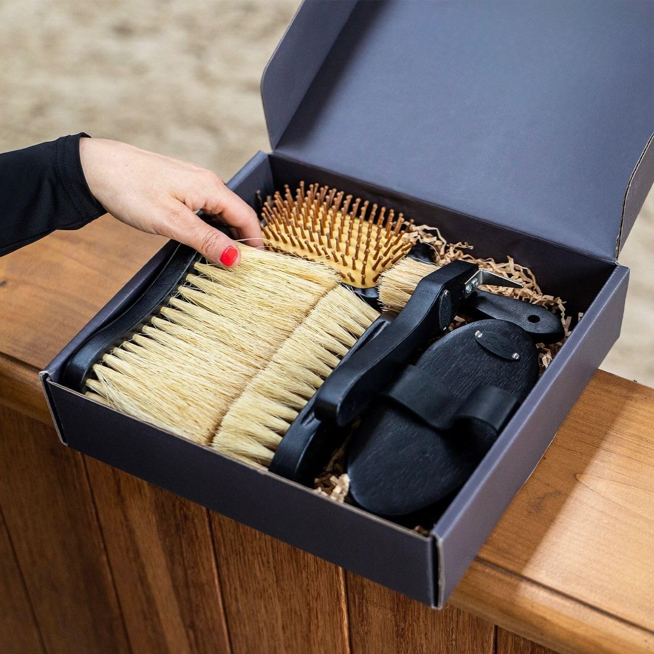 Royal Horse Grooming Set, 5 Luxury Brushes with Storage Box, Professional Equestrian Care Kit (Black)