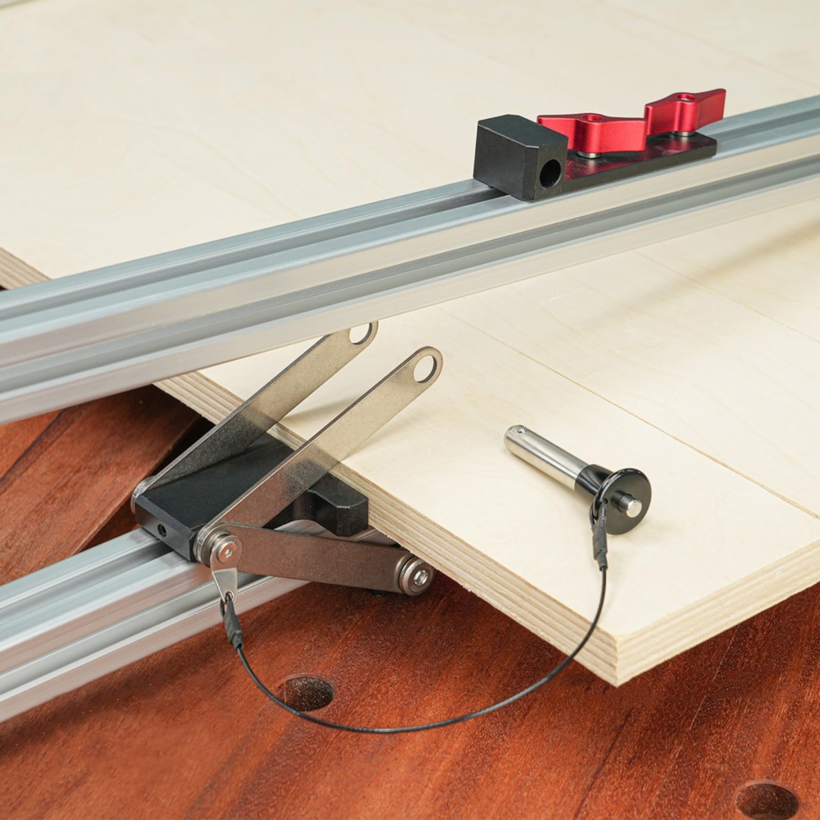 Vier-Wege-Holzspannklammer für Tischplatten und Möbelbau, synchroner Spannmechanismus in Richtungen, Aluminium-Profil 3030 kompatibel, Spannbereich 12–100 mm