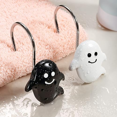 Miniatura 7 de CHICTIE Ganchos para cortina de ducha de Halloween, anillos decorativos de pesadilla negra y blanca para cortinas de baño, juego de 12 ganchos de