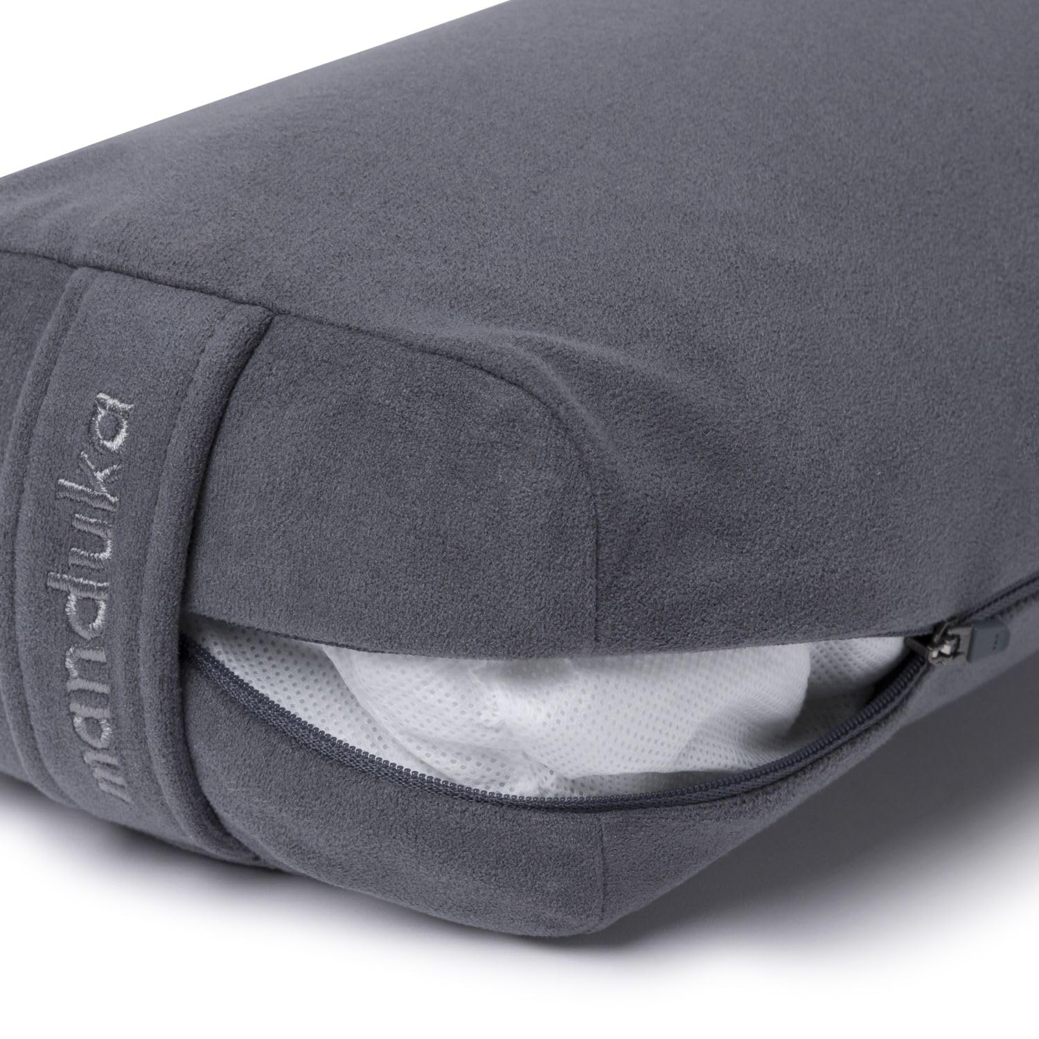 Manduka Enlight - Cuscino da yoga con rivestimento in microfibra lavabile in lavatrice, design curvo per un allenamento ottimale e supporto per la meditazione, attrezzatura per yoga e pilates