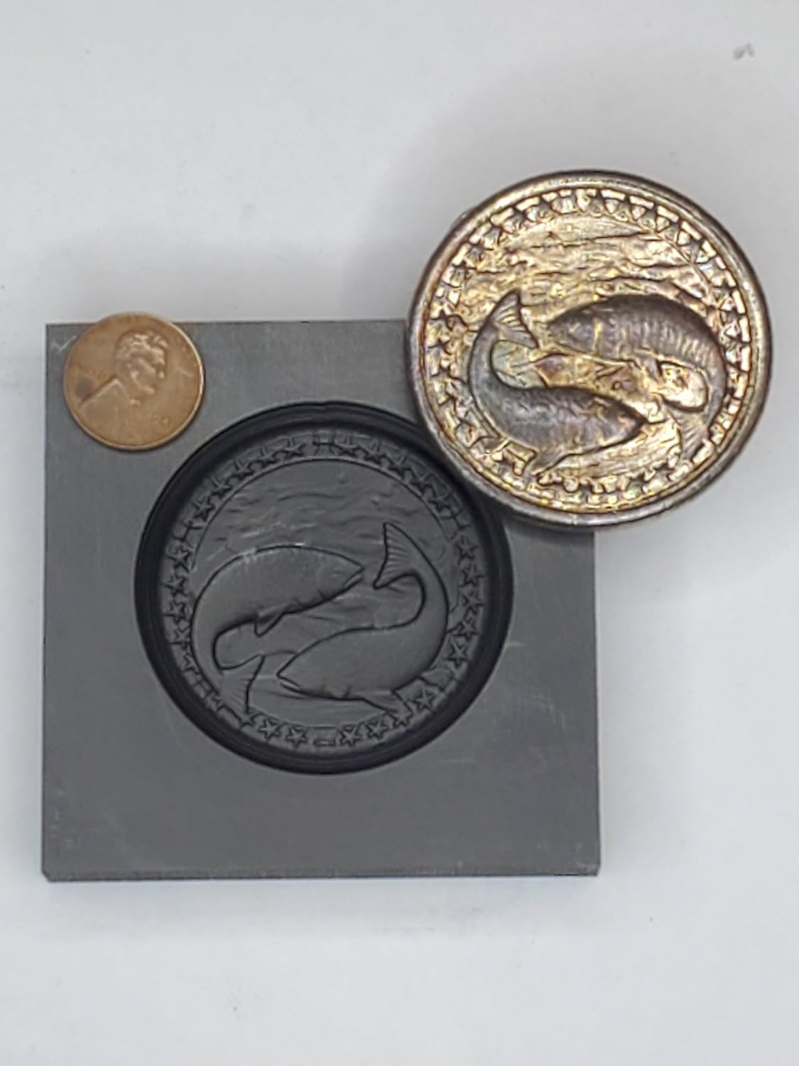 Graphite Mold 2 Big Fish This Mold is Ideal for Casting a 3D Image. Works Great with Gold, Silver, Copper, Aluminum, Tin, and Other Precious and Non-Precious Metals. As Well as Pressing Glass. Ingot