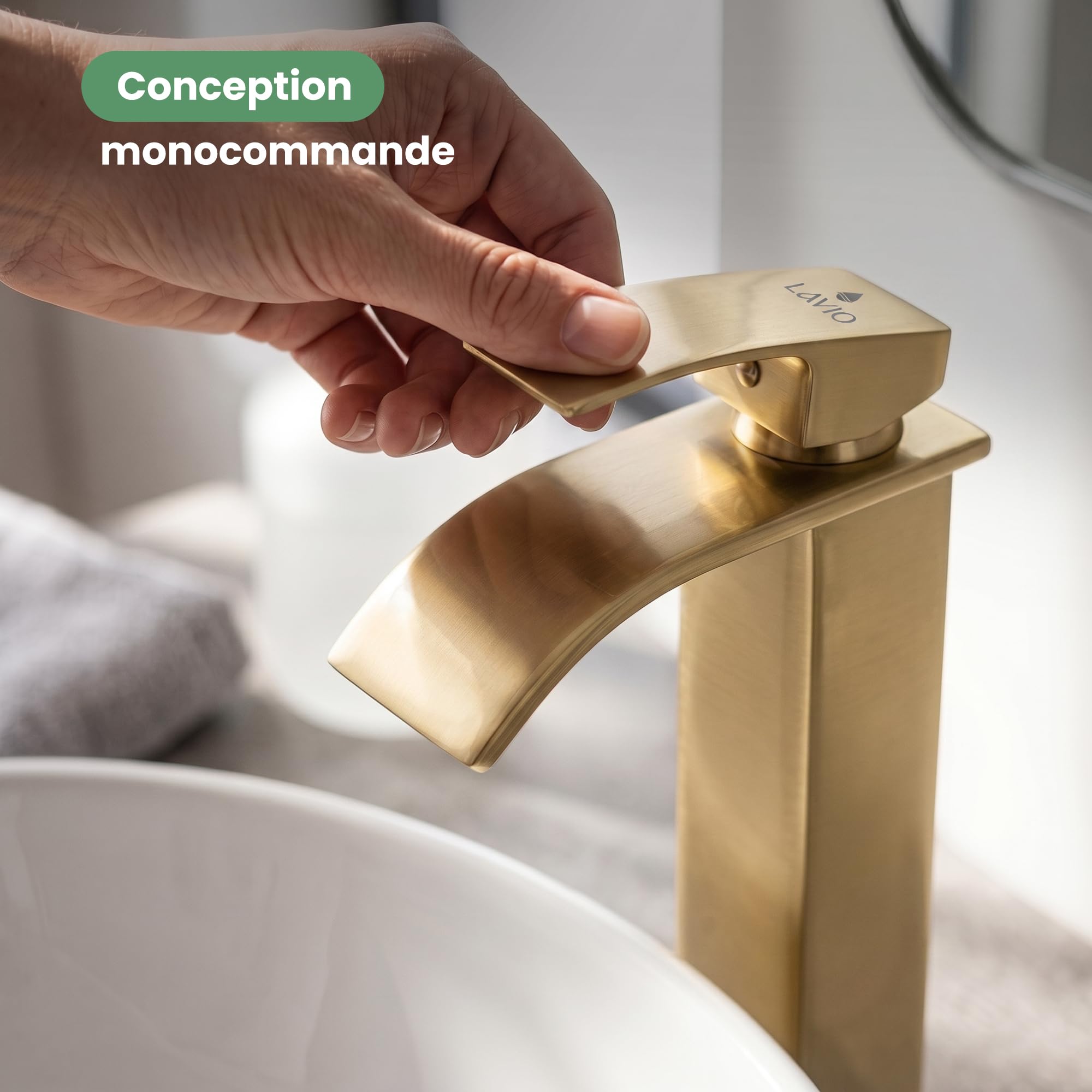AKORD Mitigeur de Lavabo EVIO Haute Cascade pour Vasque à Poser, Robinet de Salle de Bain Design, 30 cm, Or