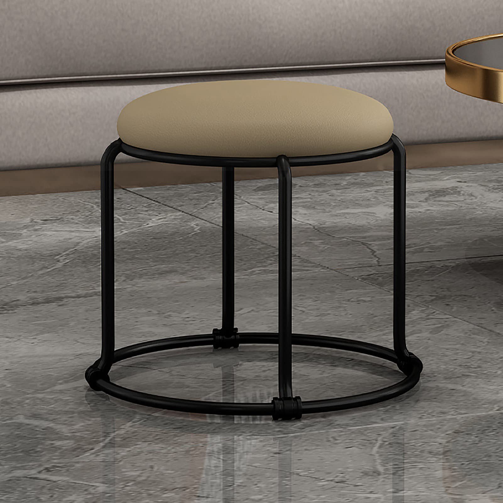 Silla de maquillaje en terciopelo y asiento tocador para crear un rincon de belleza en el dormitorio