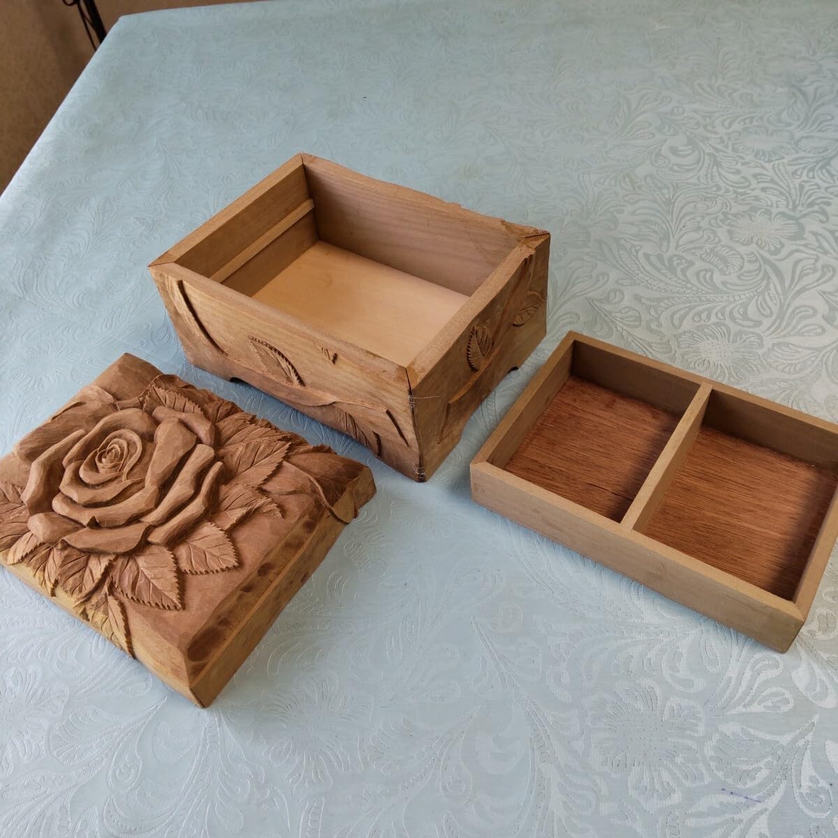 Amazon.co.jp: 木製彫刻 バラ 大輪の花 小物入れ 手彫り 厚み深彫り