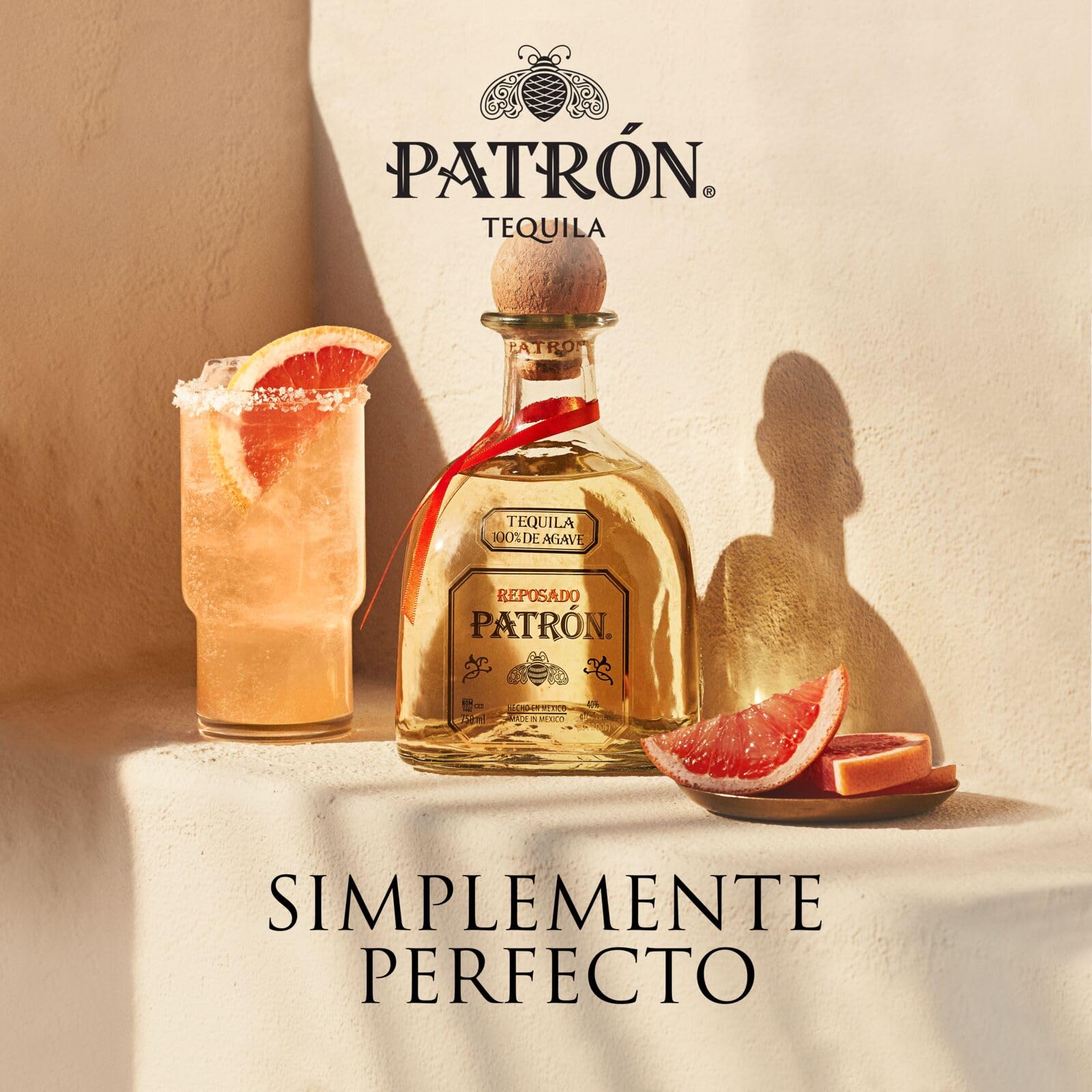 PATRÓN Reposado Premium Tequila, 40% vol, 70 cl / 700 ml, Tequila 100% de agave, elaborado artesanalmente en México, en pequeñas cantidades, con el mejor agave Azul Weber, añejado en barricas de roble