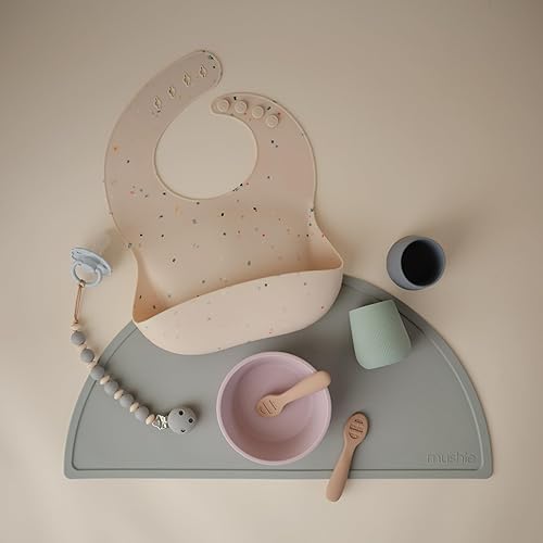 Miniatura 7 de Mushie - Babero de silicón para bebé, ajustable y resistente al agua (confetti de vainilla)