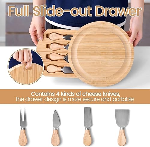 Miniatura 5 de Juego de tabla de queso de bambú, tabla redonda para charcutería, plato con diseño de cajón deslizante, incluye 4 cuchillos de queso de acero