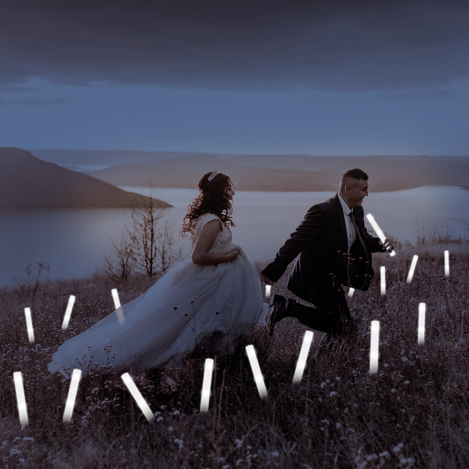 Confezione da 48 bastoncini luminosi in schiuma a LED, con 3 modalità lampeggianti, bacchette bianche fosforescenti per feste, forniture per feste per Pasqua, 4 luglio, matrimoni, compleanni