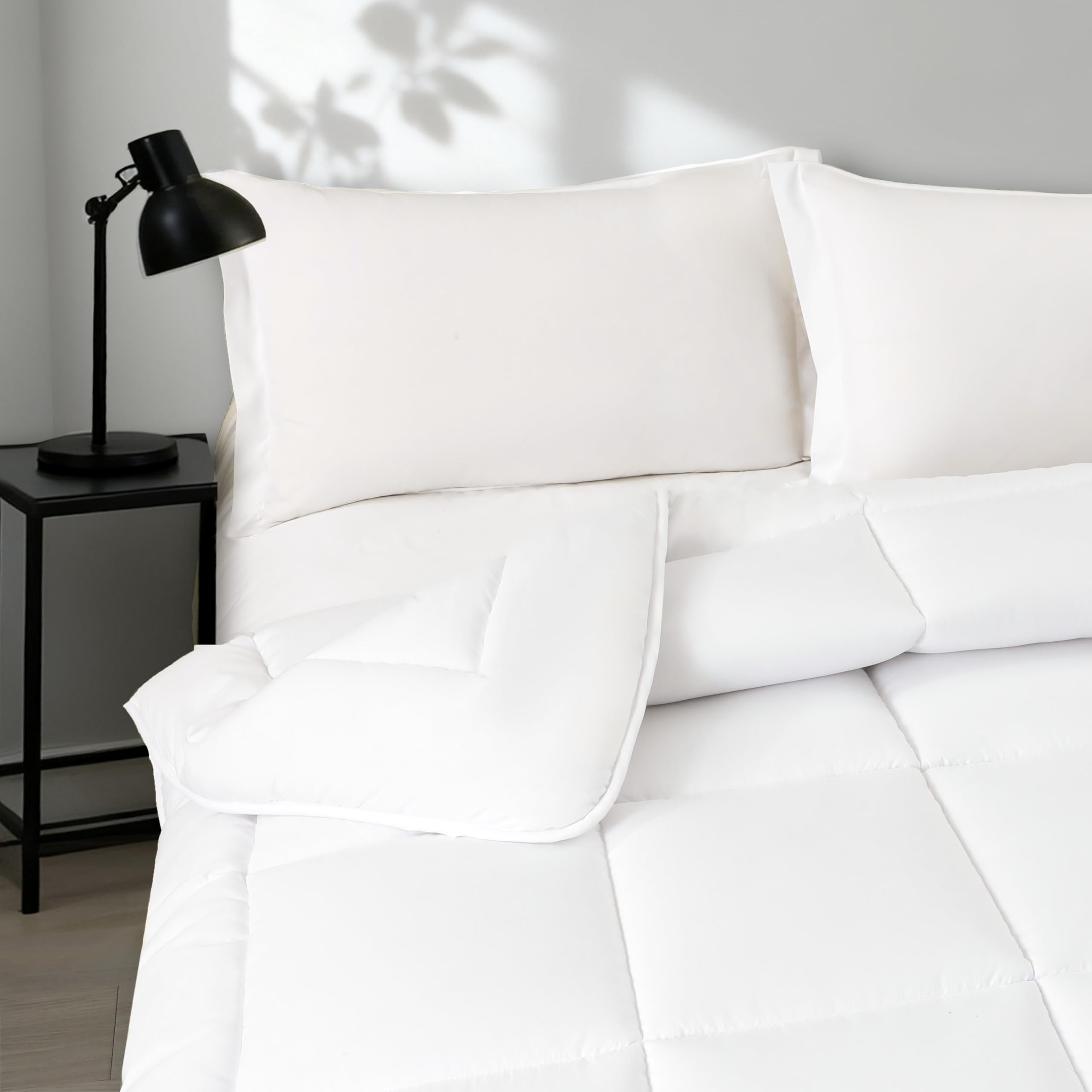NORA HOME Piumone King Size Invernale 280x240. Piumino molto caldo 400 g/m² Bianco in fibra di qualità 3D. Tocco Petalo. Livello Termico Molto Alto 4,5/5. Certificato Oeko-Tex 100 – POLAR