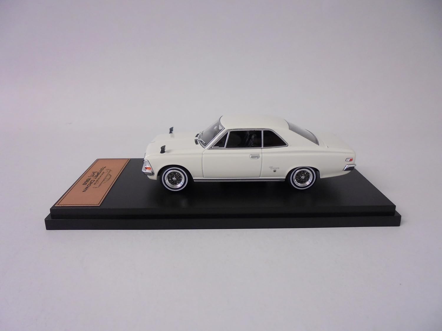 OPO 10 - Collectible Miniature car 1/43 Compatible with Toyopet Crown HT 1968 - JPL26