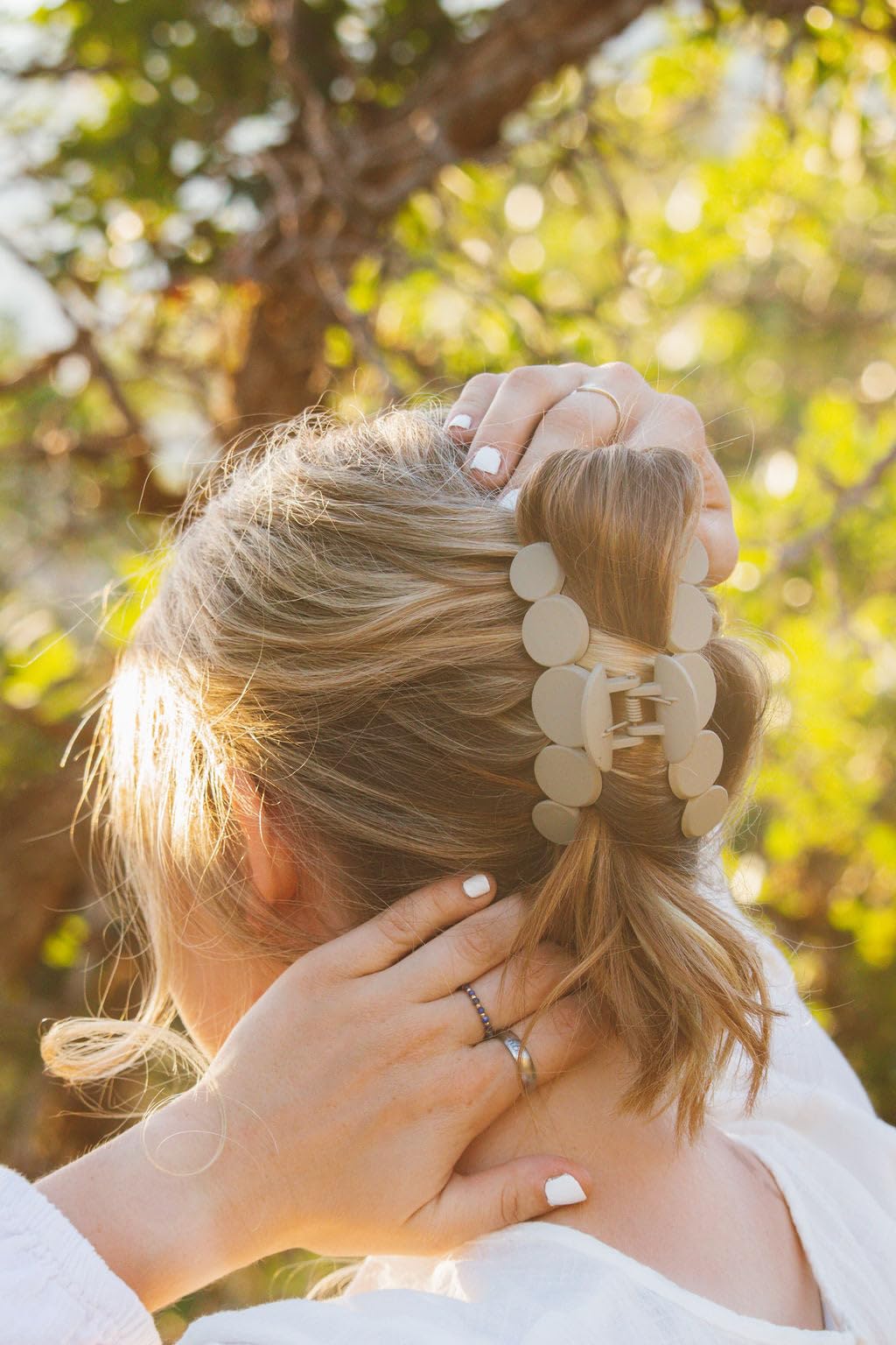 Amazon.com: juyght 3 Pack three Colors Big Hair Claw Clips  display picture 3