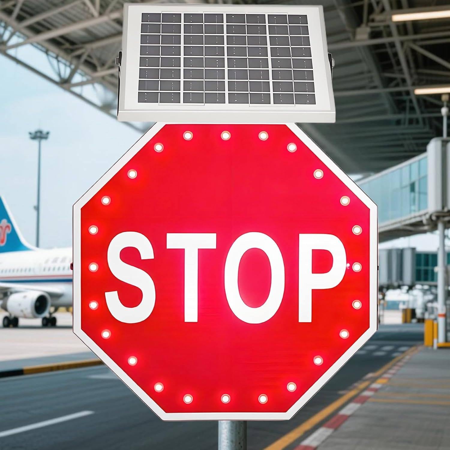 Cartel Stop LED Exterior de 60 x 60 cm, Resistente al Clima | La abrazadera en U facilita el montaje en poste; oriente el panel hacia la mayor exposición solar directa