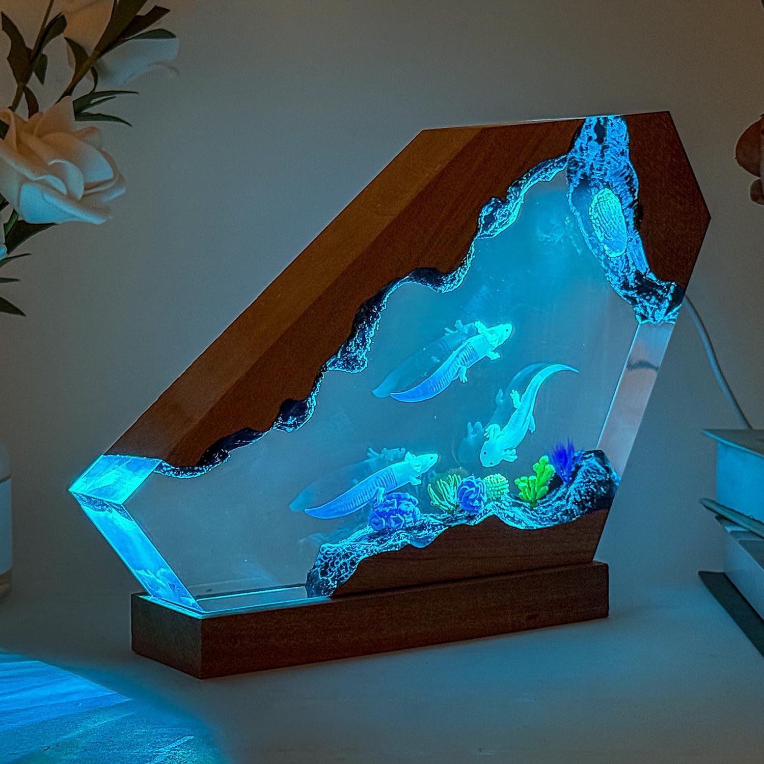 Axolotl Ocean Resin Lamp - Handmade Resin Night Light with USB Port, Variable Lights, Axolotl Gifts for Girls and Boys, Ocean Enthusiast Collectibles, Unique Birthday Gifts for Him & Her (10"x6")