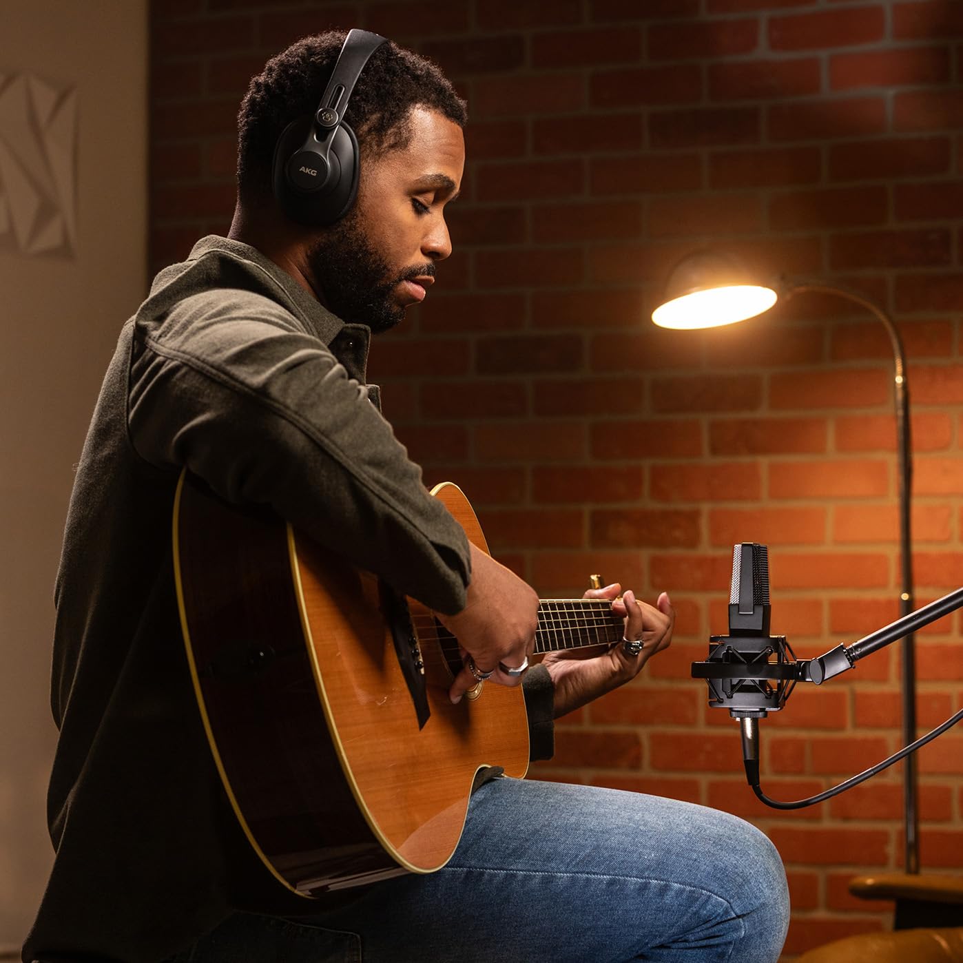 AKG C-Series C104 Micrófono de Condensador cardioide de diafragma Grande Creadores de Contenido y músicos