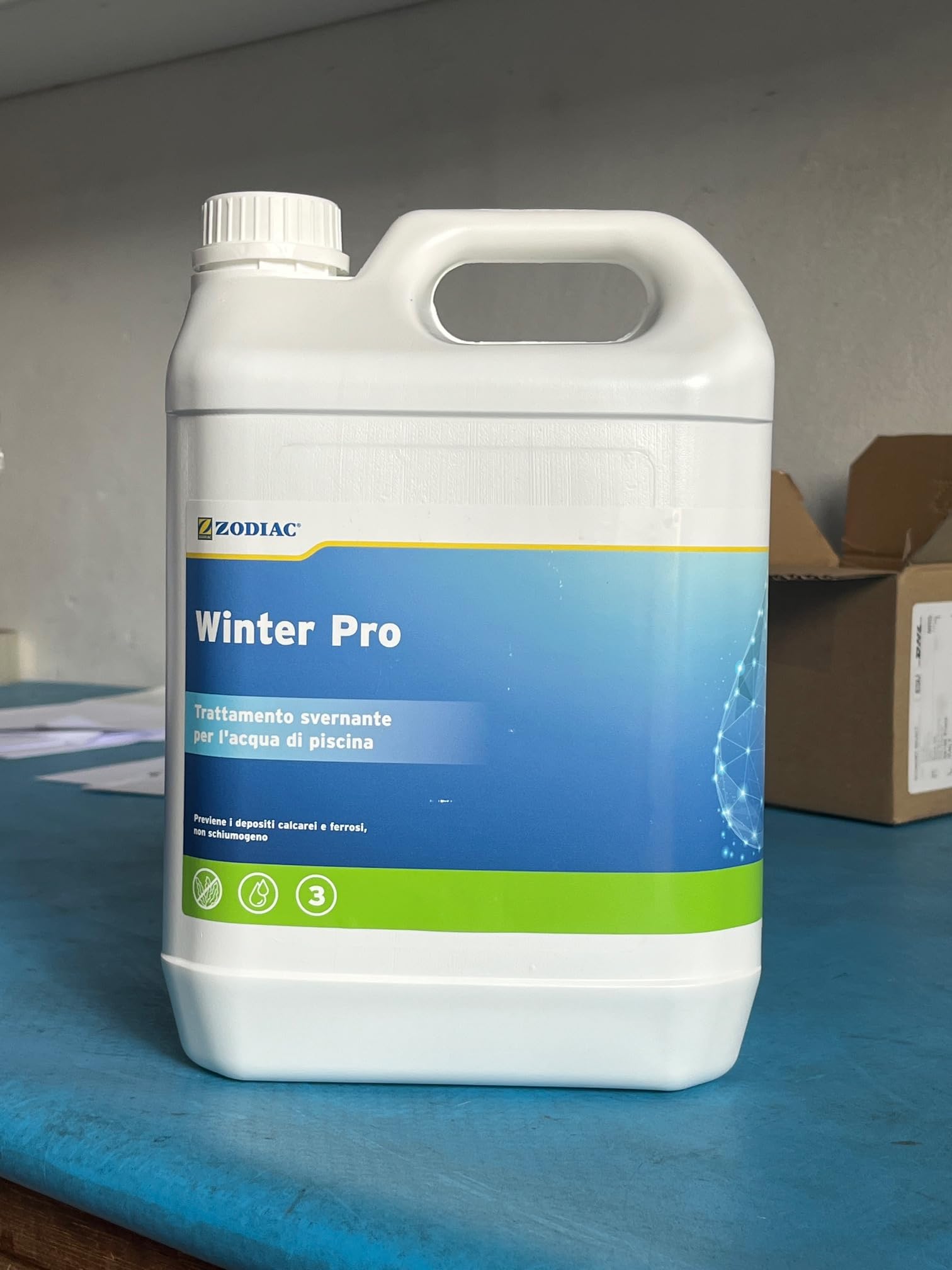 Svernante Zodiac Winter Pro 5 litri, manutenzione invernale della piscina. Senza rame. Dosaggio per 100 mc.