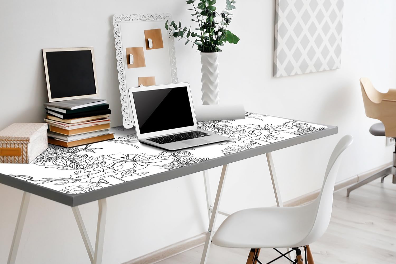 Tappetino da Scrivania 100x50 cm Protezione e Decorazione in Vinile PVC Antiscivolo Impermeabile Facile da Pulire Superficie Protettiva per Ufficio e Casa - Fiori bianchi e neri