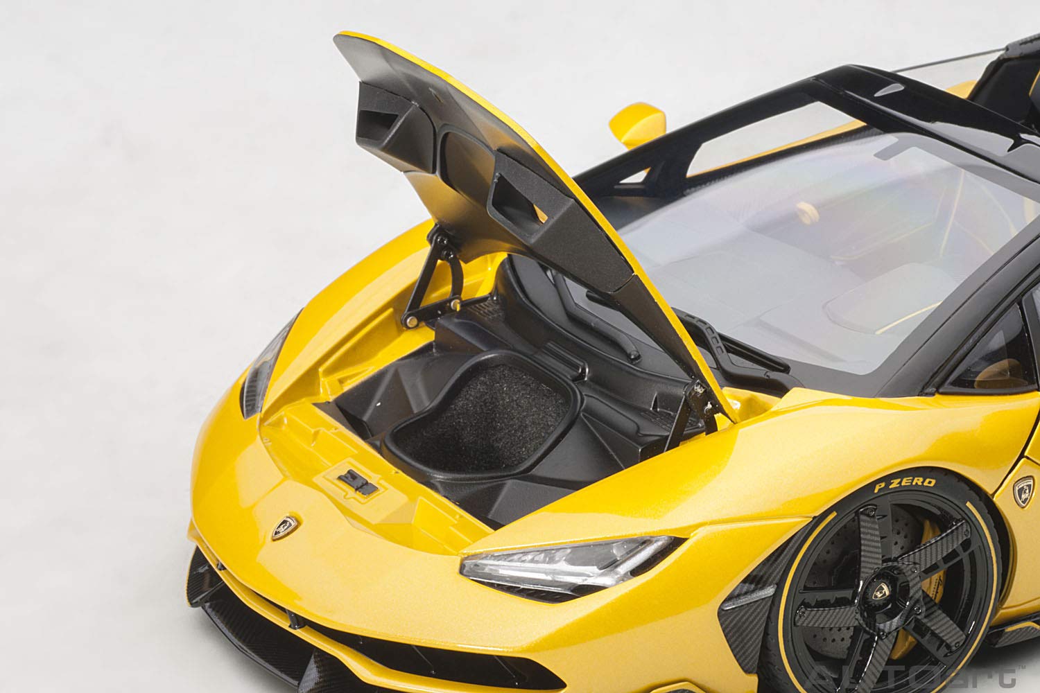 AUTOart 1/18 ランボルギーニ チェンテナリオ ロードスター パール・イエロー 完成品 Amazon | AUTOart 1/18 ランボルギーニ チェンテナリオ