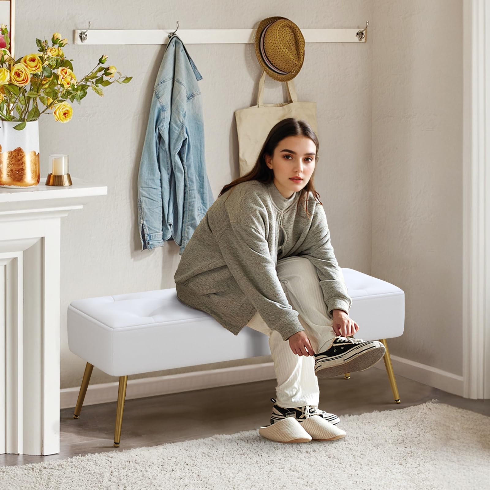 Banc Bout de Lit Banquette, Banc d' Entrée Capitonnée Assise Rembourré en Cuir PU 113.5x36.5x43cm avec Pieds en Métal pour Entrée Salon Chambre à Coucher, Blanc