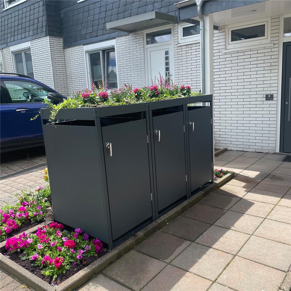 Metzler Mülltonnenbox in Anthrazit mit Pflanzdach 3er 240L, Mülltonnenverkleidung 3 Tonnen, witterungsbeständiger und pulverbeschichteter Stahl mit Automatikdeckel, abschließbar, Garten- und Müllbox