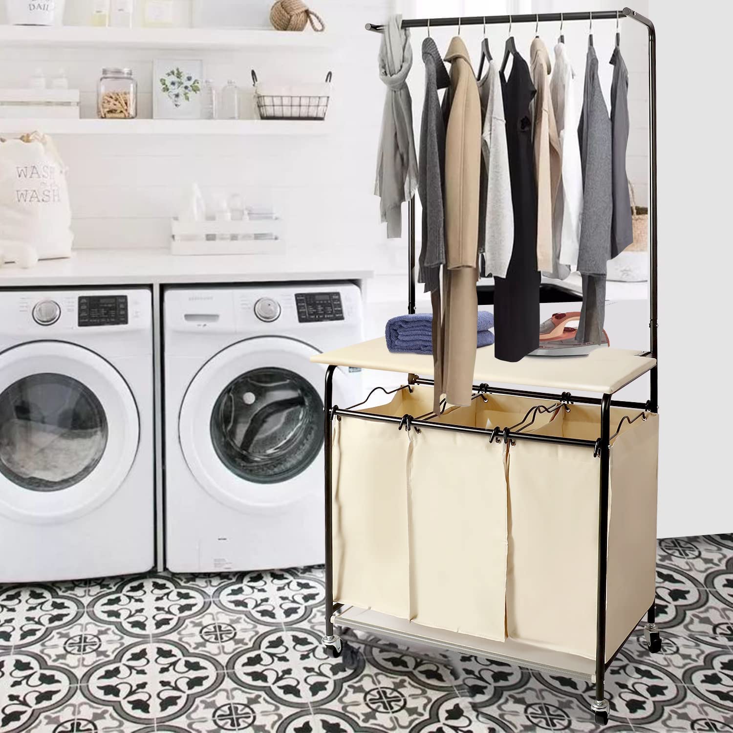 MYOYAY Carrello portabiancheria con barra sospesa, 3 sezioni, cesto portabiancheria con ruote bloccabili, asse da stiro e 3 sacchetti rimovibili, resistente, beige
