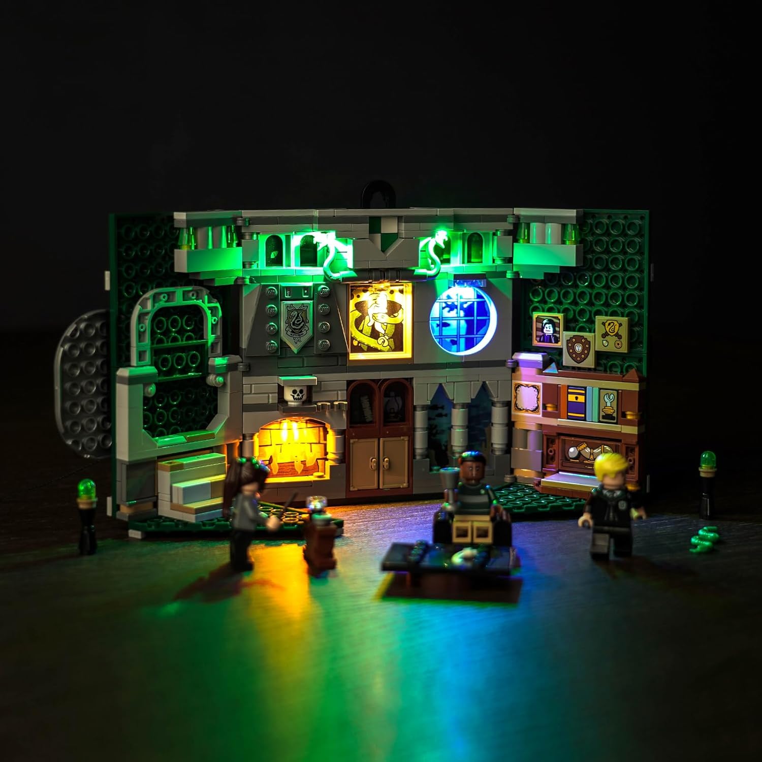 LocoLee LED Light Compatible with Lego Slytherin House Banner 76410, Hogwarts Castle 3D Room Wall Creative Lighting Set Gift Compatible with Lego 76410 Building Set (Lights Only, No Models)