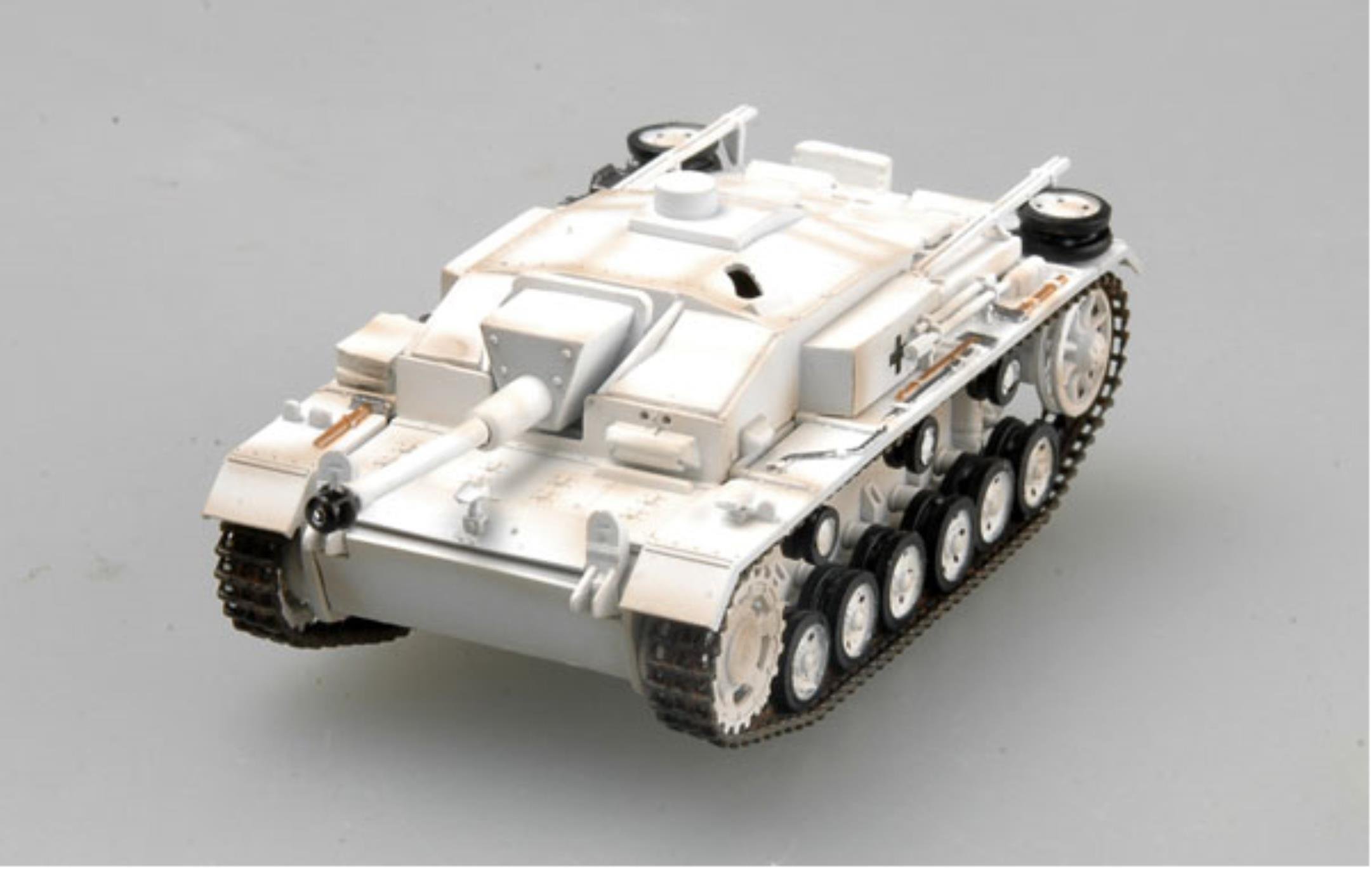 Amazon | 1/72 完成品 36145 Ⅲ号突撃砲 F型 冬季迷彩 ロシア戦線