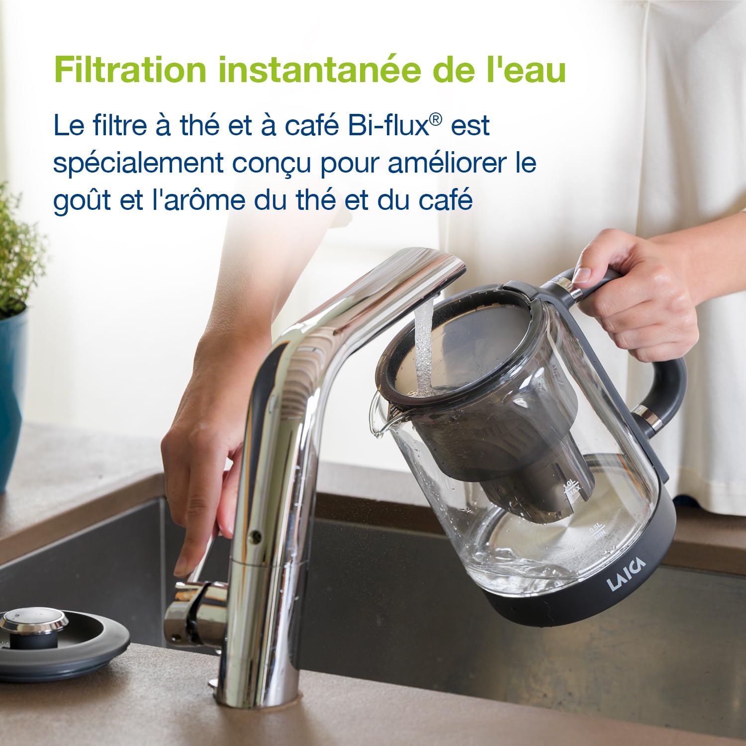 Bouilloire électrique filtrante ISEO de LAICA, capacité de 1 litre avec 7 réglages de température, fonction de maintien au chaud et minuterie + 1 cartouche filtrante pour thé et café Bi-flux, 2.5 kW