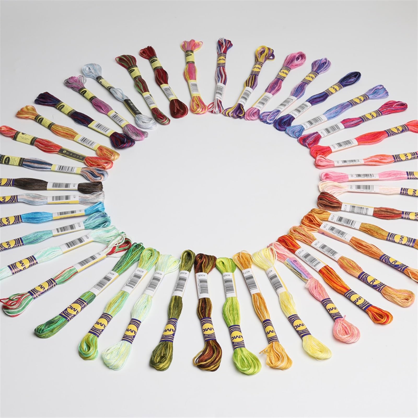 Stick Garn Set mit 40 verschiedenen Farben, Sticktwist aus gasierter, merzerisierter ägyptischer Baumwolle, 8 Meter Strang, Kreuzstichgarn für Bastelarbeiten