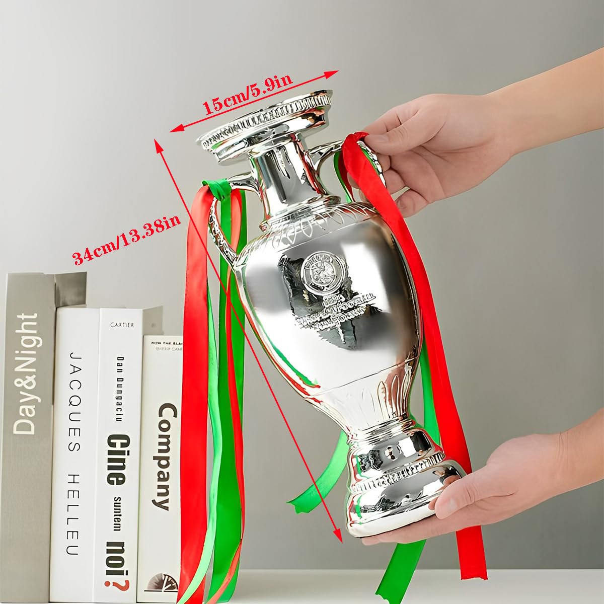 Replika des Europapokals der Champions Fußballtrophäe aus Hochwertigem Kunstharz ideales Souvenirgeschenk für Fans Perfekt für Zuhause Büro Club Bar oder als Themendekor und Sammlungen,34cm