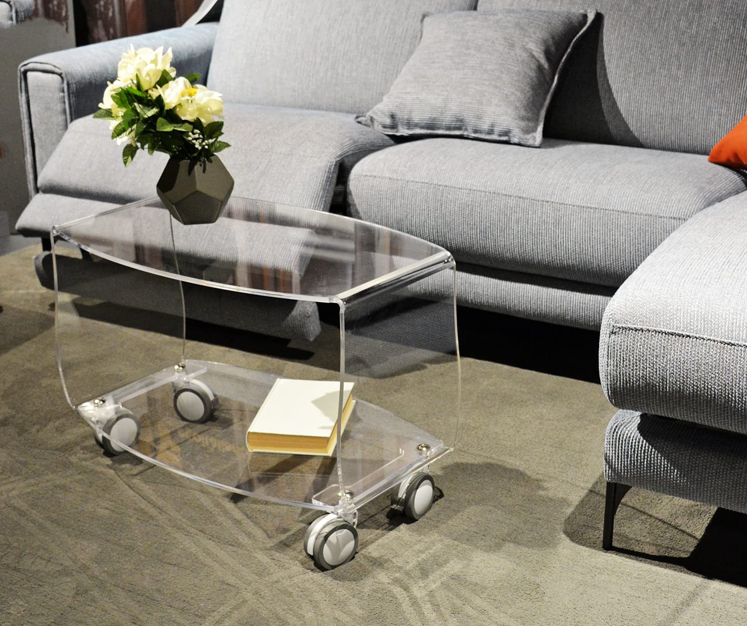 Slato Olimpia-Tavolino in cristallo acrilico trasparente a due ripiani con ruote,compatto/leggero/design elegante, adatto per soggiorno,lato divano,porta TV,Made in Italy (cm.L.67 x P.40 x H46)