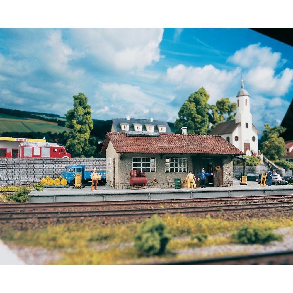 Piko 61824 - Capanno Merci Burgstein per modellismo Ferroviario