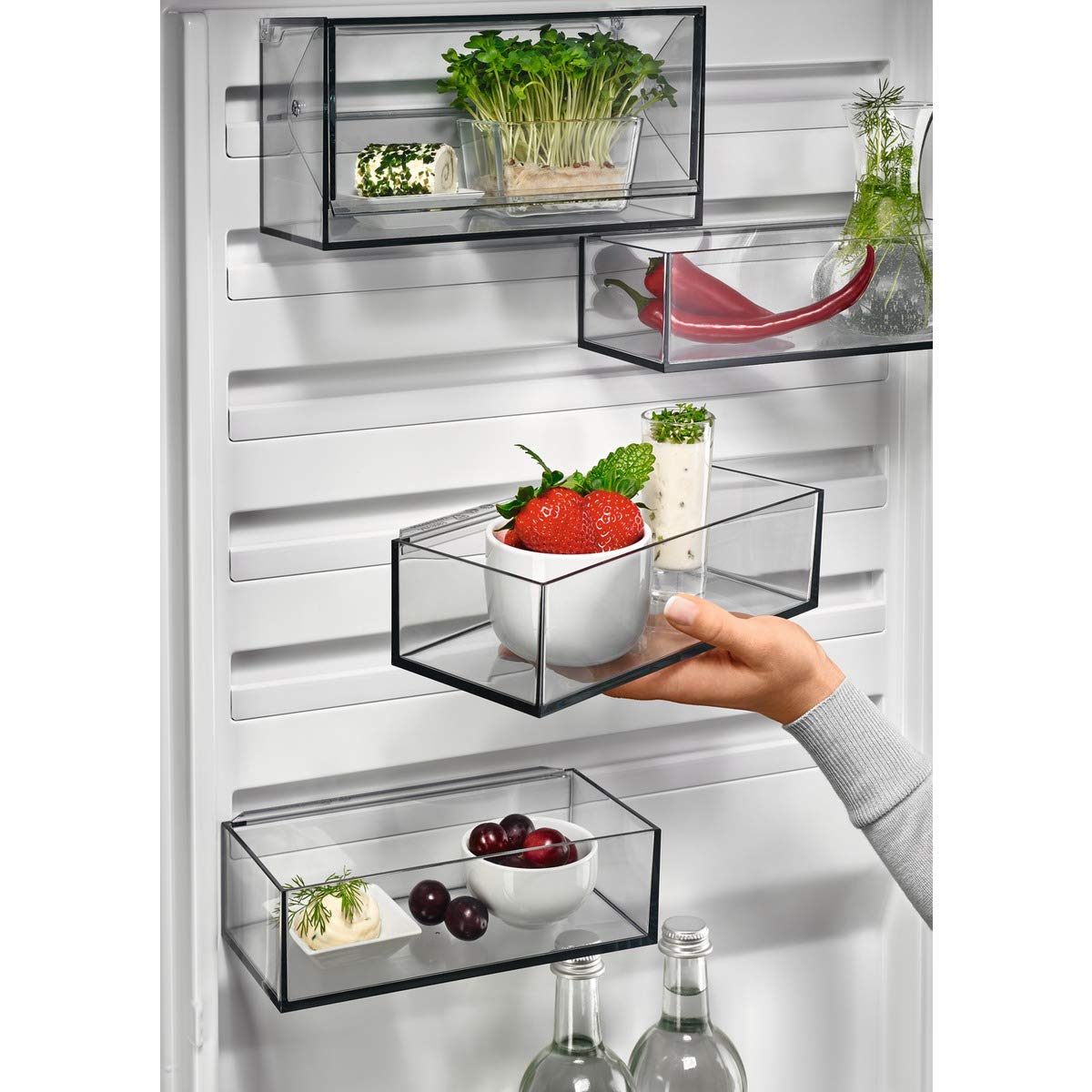 AEG RCB636E5MW Frigorífico Combi, Libre Instalación, 2,01 m, CustomFlex, Sistema Cooling 360°, Tecnología Twintech, Sistema MultiFlow, Display LED, Cajón ExtraChill, Luces LED, Blanco