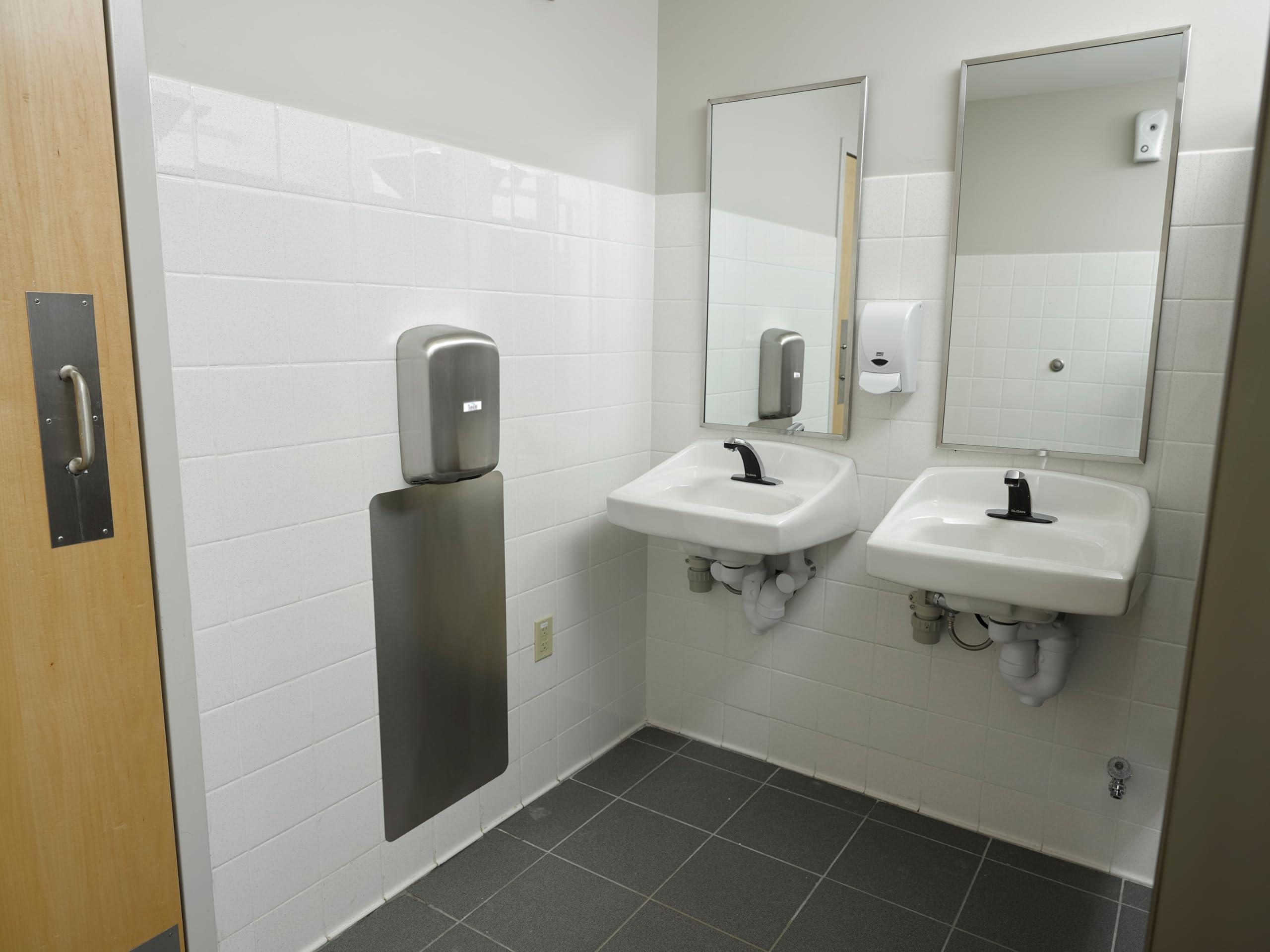 Suszarka do rąk ThinAir z elektrostatyczną filtracją HEPA (eHEPA) firmy Excel Dryer, wąska, montowana na powierzchni, bezdotykowa suszarka do rąk do toalet komercyjnych, TA-SB-H, 230 V
