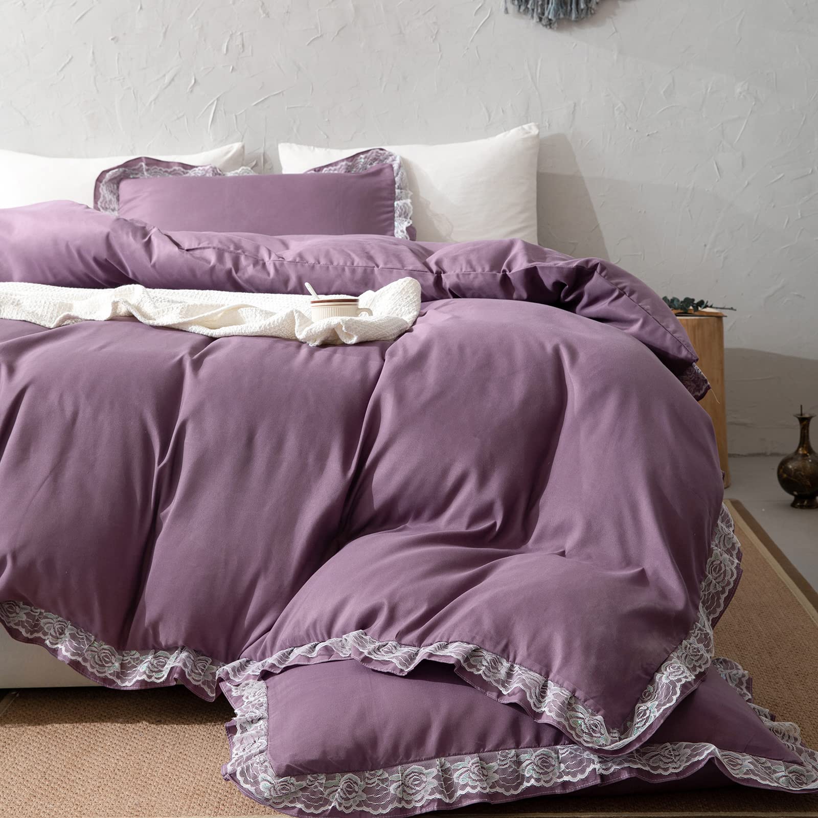 Bedorm Ruffle Duvet Cover Set Purple, Romantic Farmhouse Bedding Set Queen Size Elegant Rose Floral Pattern on Lace Decor Shabby Chic Purple Bedding for Women Girls