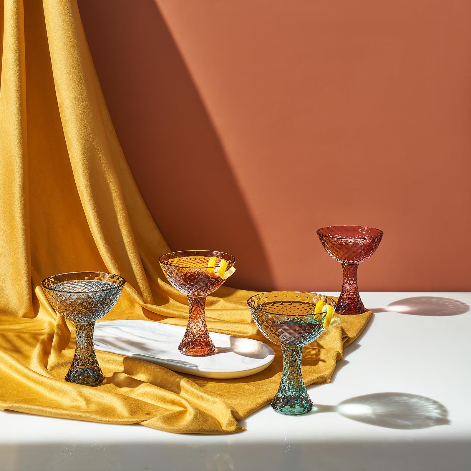 Khen Farbige Glasgläser, 4er-Set, große Art-Deco-Glaswaren, gedeckte Vintage-Gläser für Wein, Champagner, Cocktail, Margarita, Weinglas, Geschenkidee, gedeckte Pastellfarben, Kelche – strukturiertes