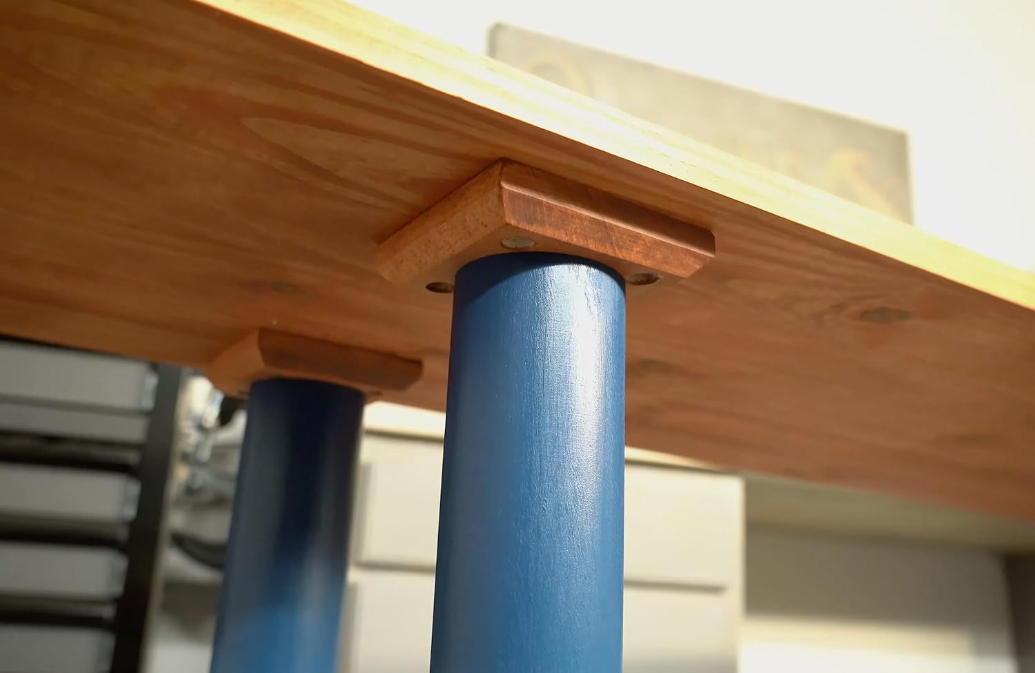 Osborne Wood Products 4" x 4" x 3/4" Wooden Leg Mounting Blocks (Set of Four), Mounting Block Wood Plates, Accepts Hanger Bolt on Leg or Foot (Not Included), Attachment Screws are Included