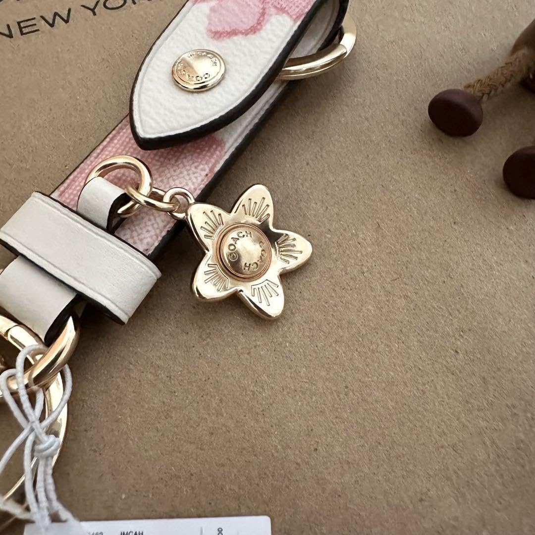 Amazon.co.jp: 限定品！COACH コーチ キーホルダー 花柄 フラワー