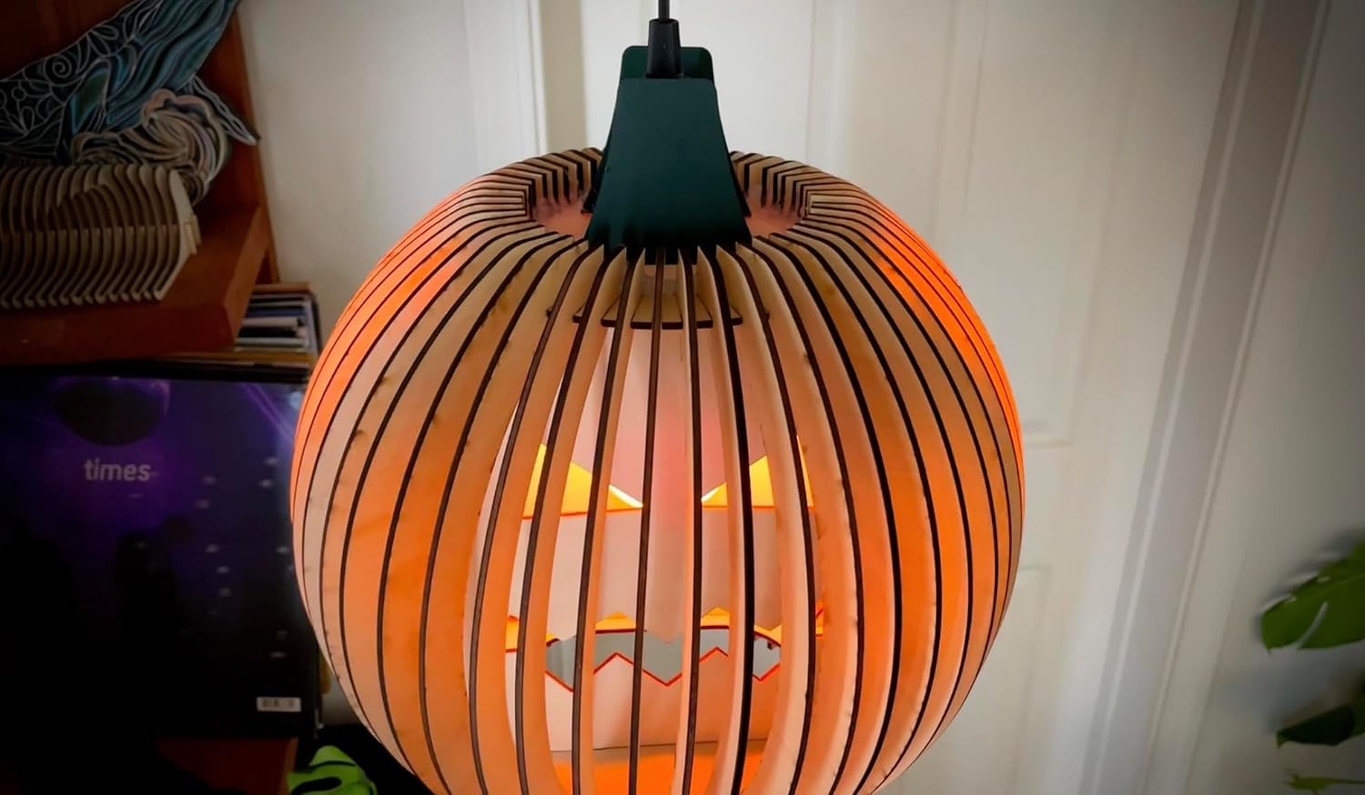 DIY HALLOWEEN Pumpkin Kit: Laser-Cut Artistry with LED Flicker - Craft Your Own Lamp