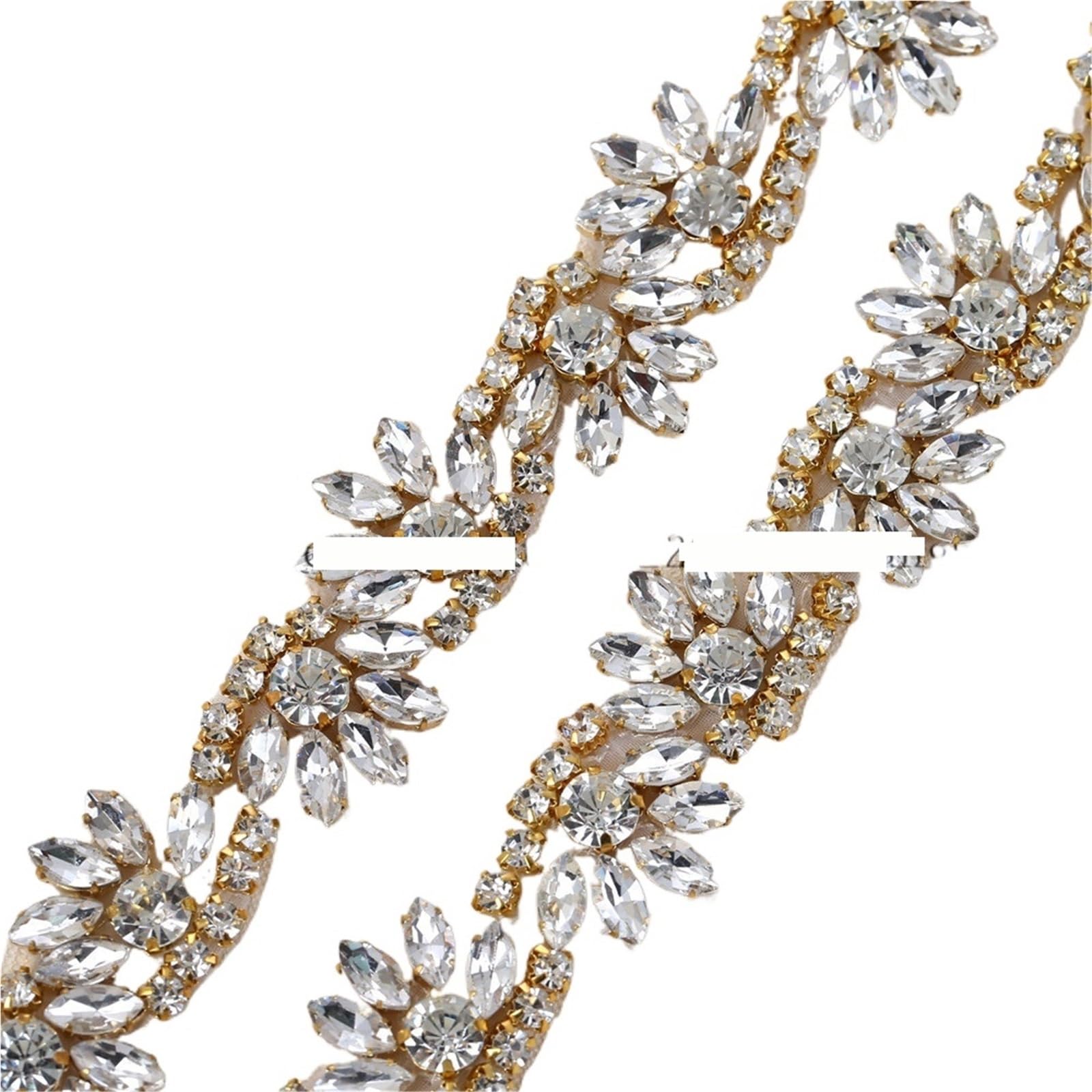 Applique en strass vêtement jarretelles et couture chaussures dorées