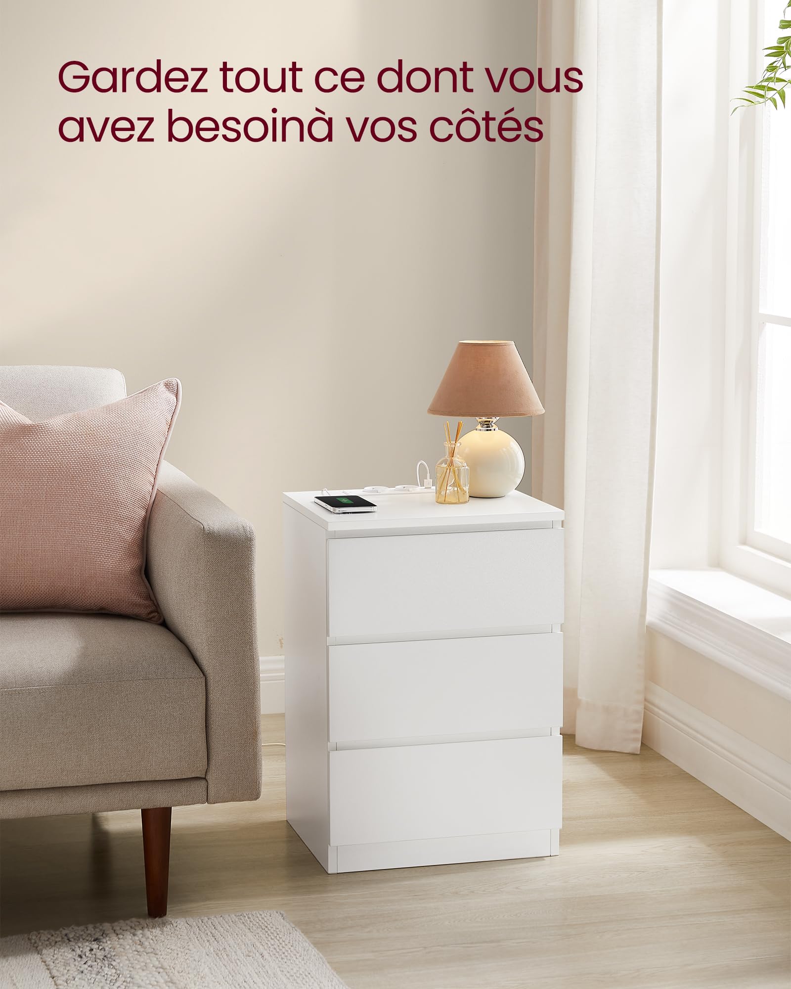 VASAGLE Kailyn Collection - Table de Chevet avec Multiprise, Lot de 2, Table d’Appoint avec 3 Tiroirs, 2 Prises CA, 2 Ports USB, pour Salon, Chambre, Bureau, Moderne, Blanc Nuage LET831W14V2