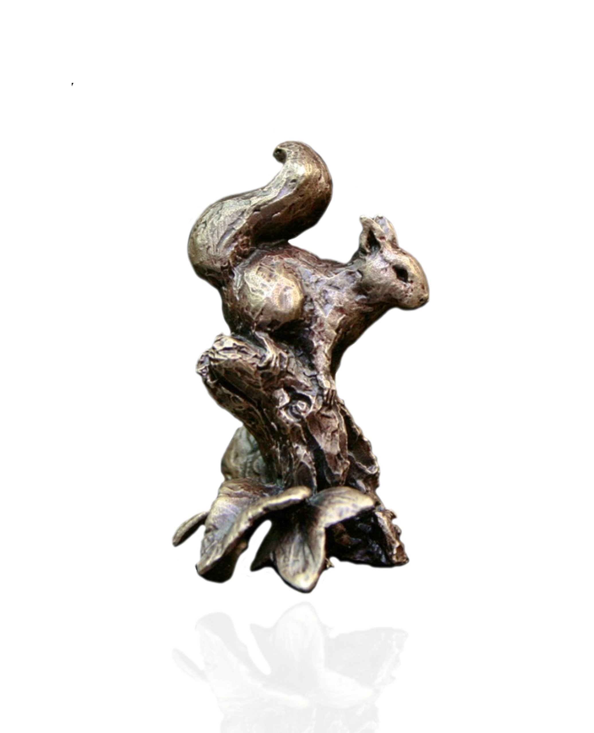 Rojo Squirrell – BRONCE figura en miniatura – Butler & Peach.