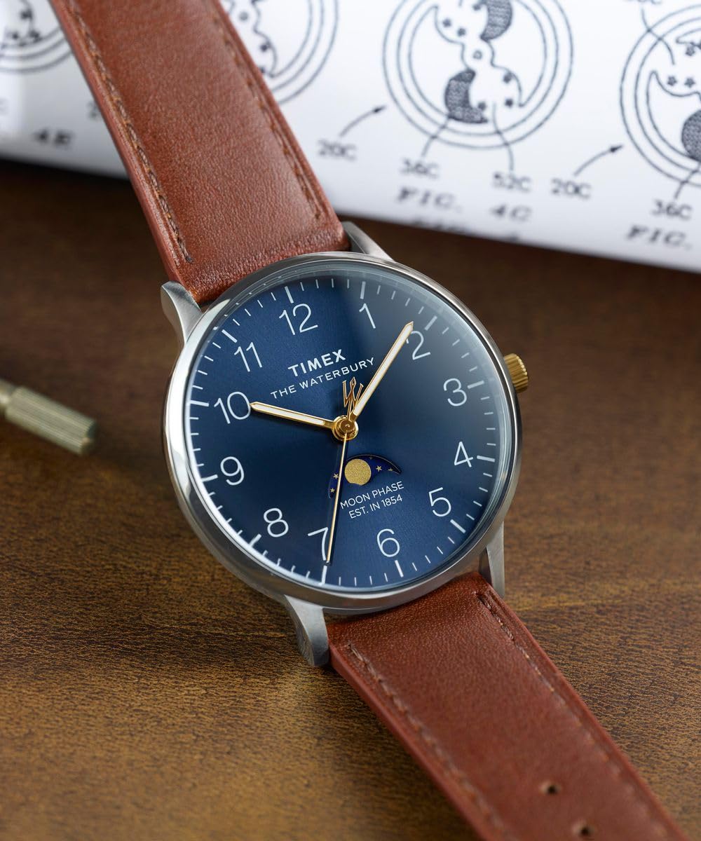 Timex Waterbury Classic Moon Phase Tw2W75600 Zegarek Męski, 40 mm, Brązowy Pasek ze Skóry Wegańskiej, Niebieska Tarcza i Koperta ze Stali Nierdzewnej